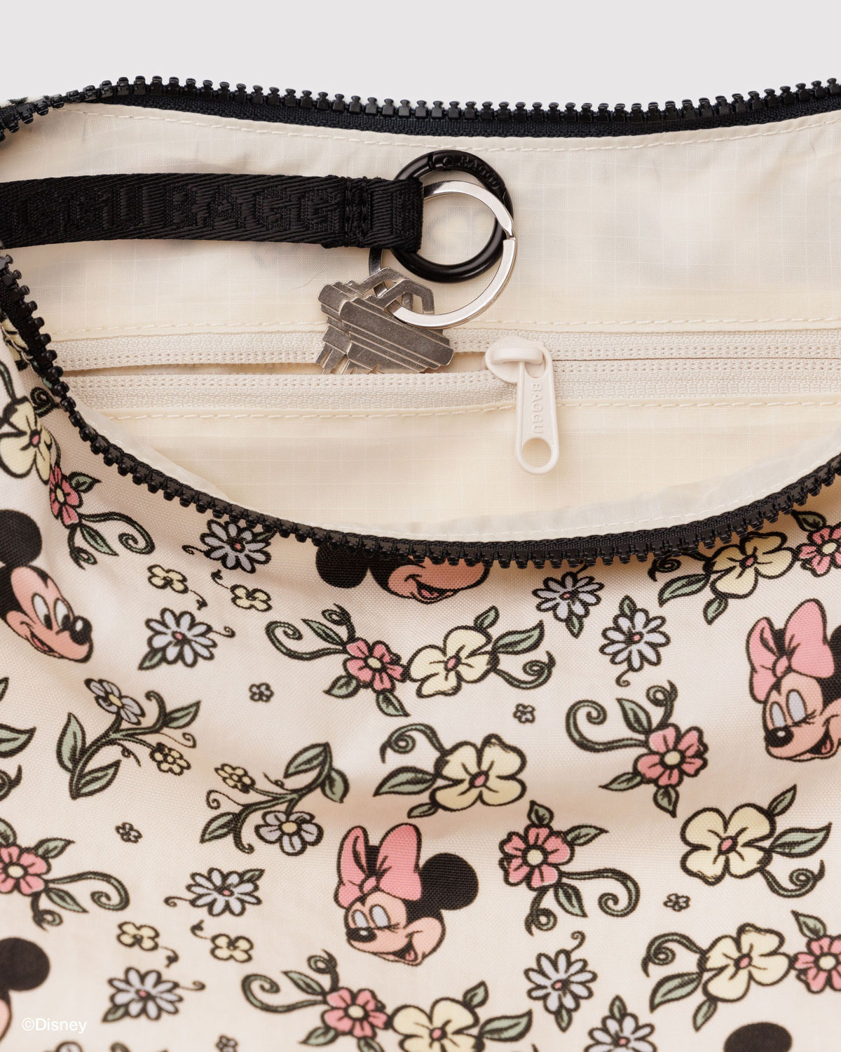 MEDIUM NYLON CRESCENT BAG - US 7228