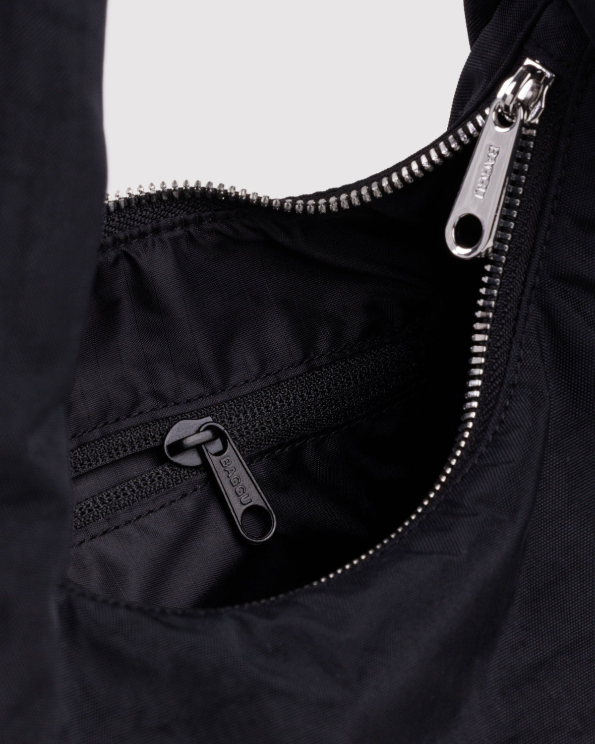SMALL NYLON MERINGUE BAG - US 4534