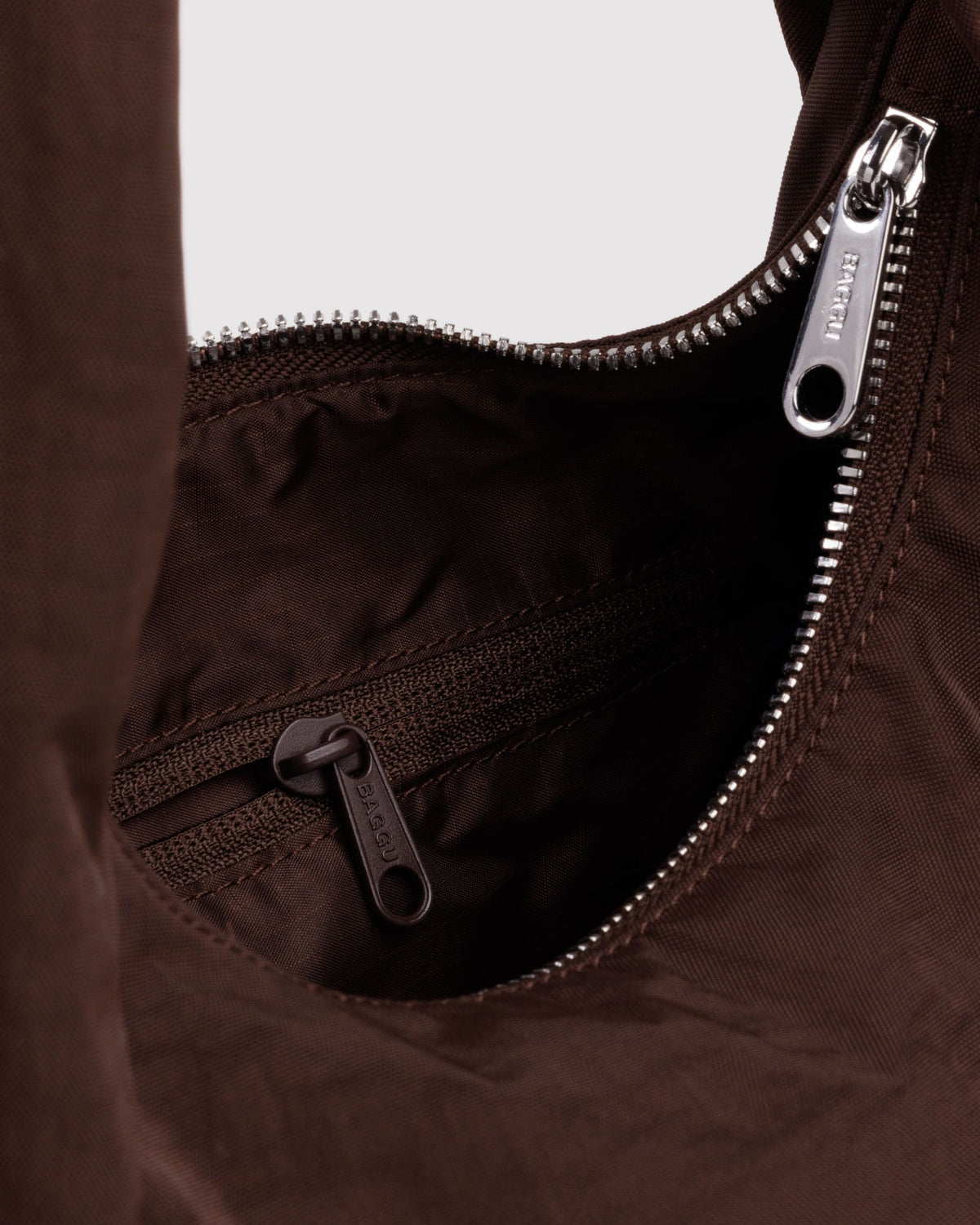 SMALL NYLON MERINGUE BAG - US 0185